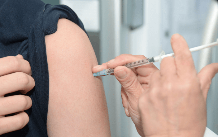 AstraZeneca to cooperate on Oxford's vaccine effort
